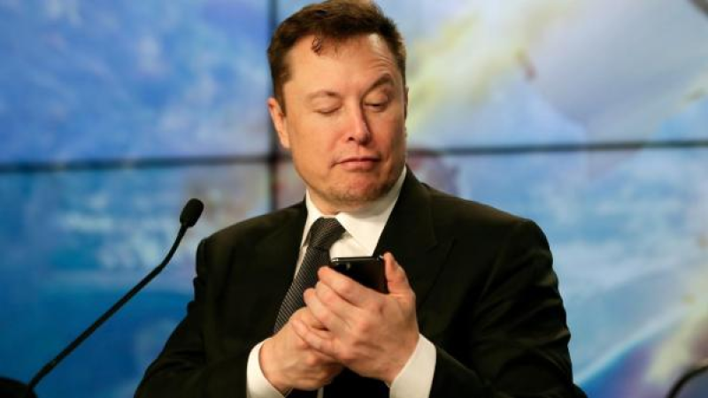 Elon Musk cobrará por uso do X
