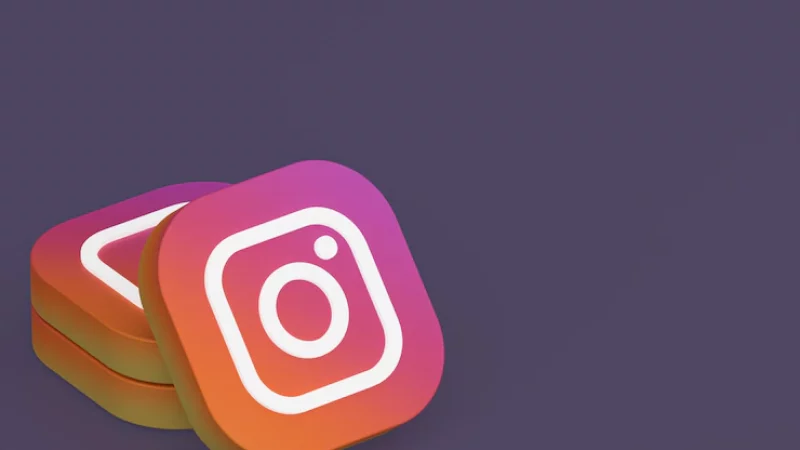 instagram-application-logo-3d-rendering-purple-background_41204-25903